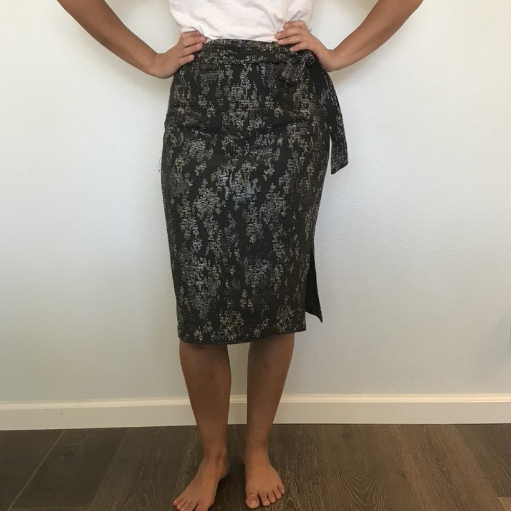 Banana Republic pencil skirt (NWT, size 4)